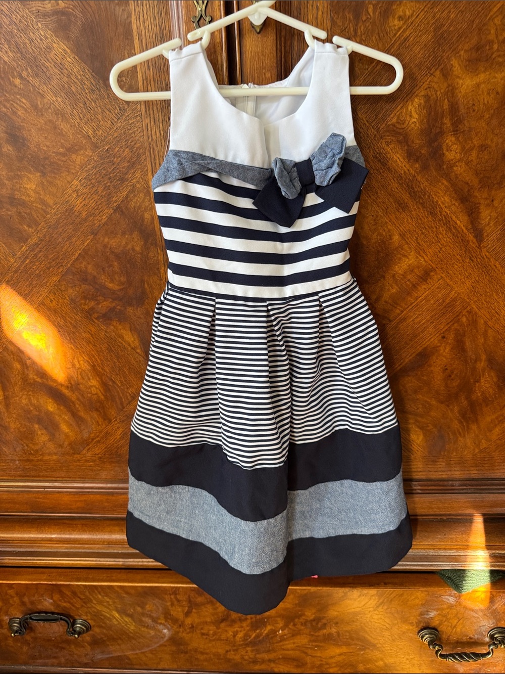 Bonnie Jean Navy and White Striped Sleeveless Dress with Bow Accent size 5